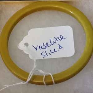 Bakelite bracelet Vaseline avocado